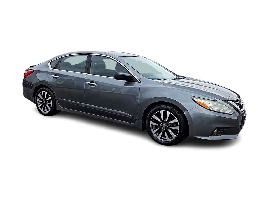 Thumbnail: 2017 Nissan Altima - 20