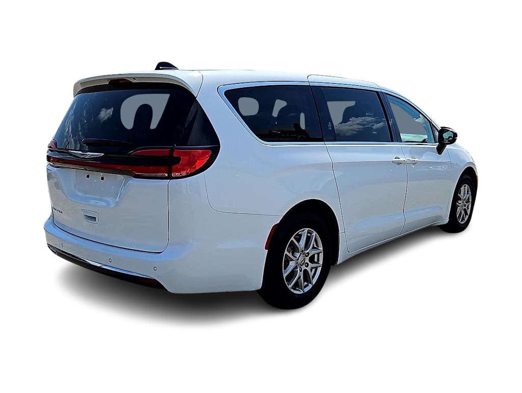Thumbnail: 2024 Chrysler Pacifica - 22