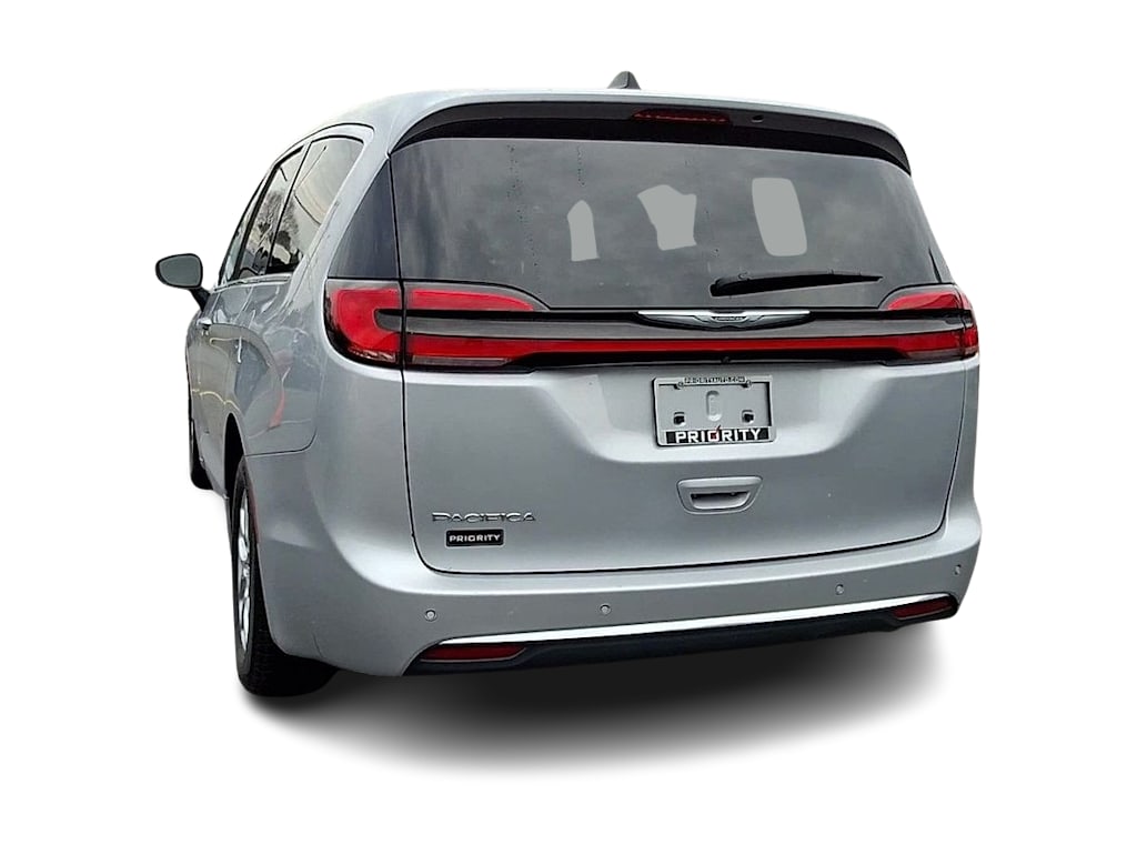 Thumbnail: 2023 Chrysler Pacifica - 4