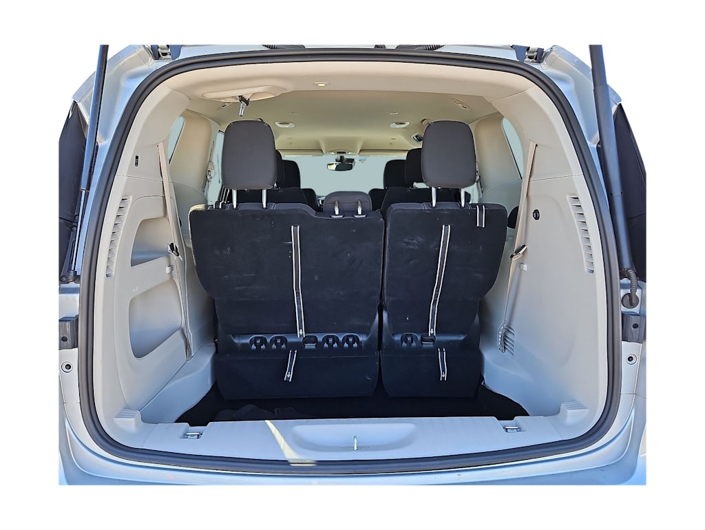 Thumbnail: 2024 Chrysler Voyager - 17