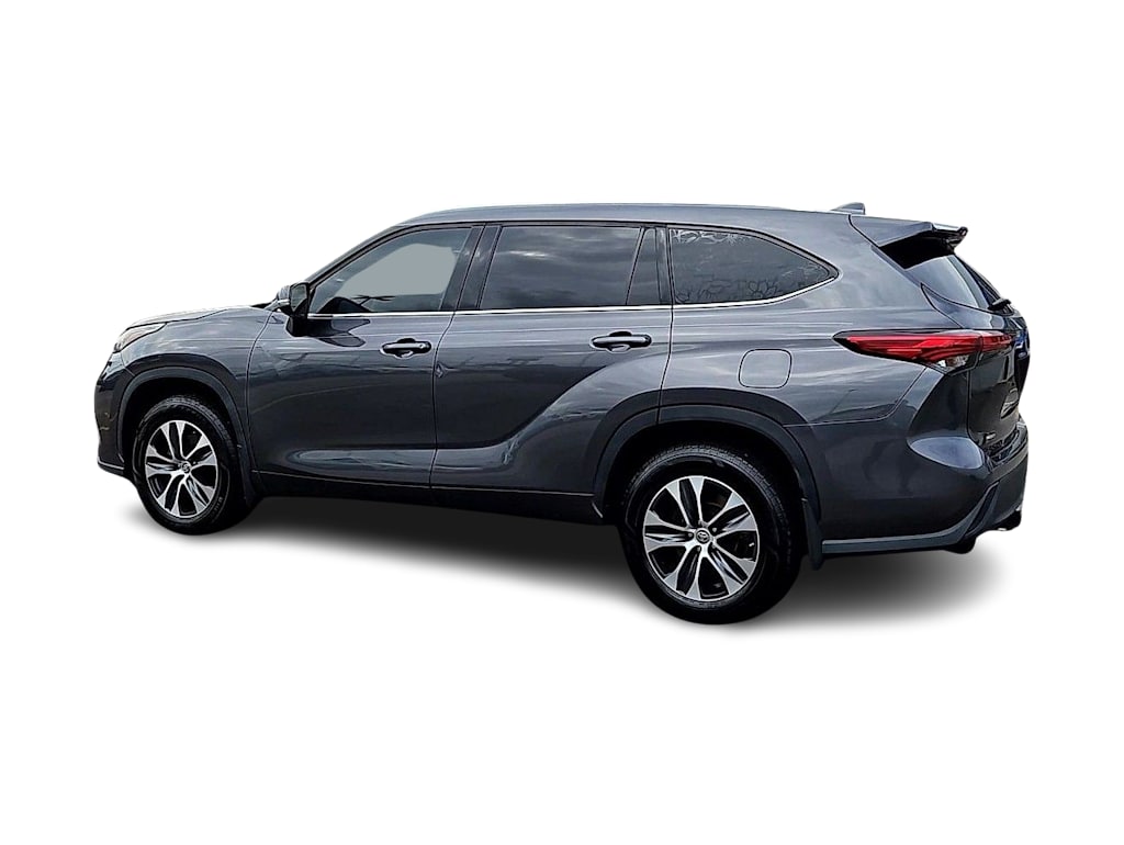 Thumbnail: 2021 Toyota Highlander - 21