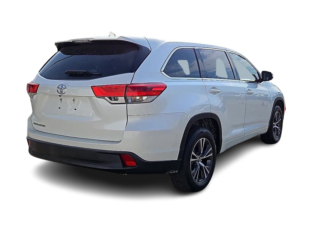 Thumbnail: 2017 Toyota Highlander - 23