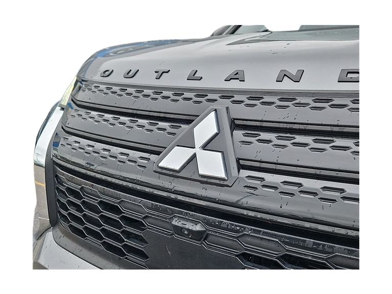 Thumbnail: 2023 Mitsubishi Outlander - 39