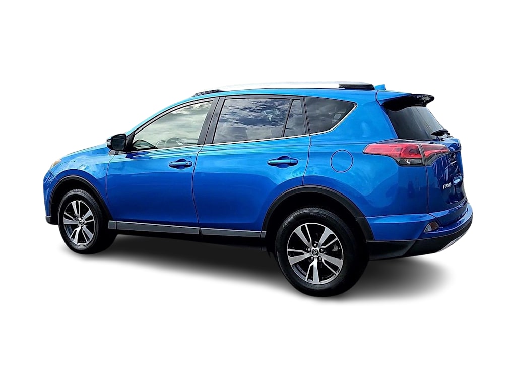 Thumbnail: 2018 Toyota RAV4 - 20