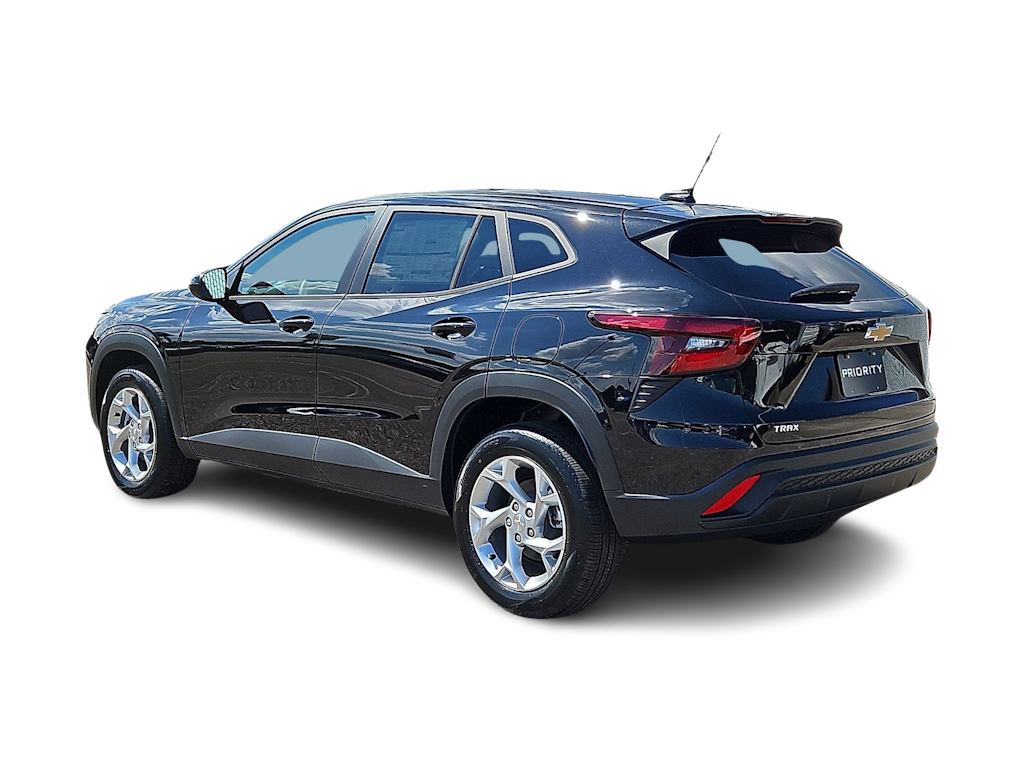 Thumbnail: 2026 Chevrolet Trax - 3
