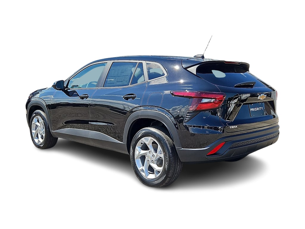 Thumbnail: 2026 Chevrolet Trax - 3