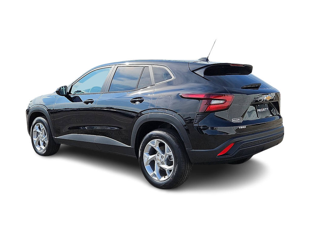 Thumbnail: 2026 Chevrolet Trax - 3