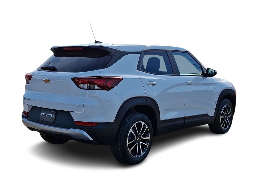 Thumbnail: 2026 Chevrolet TrailBlazer - 15