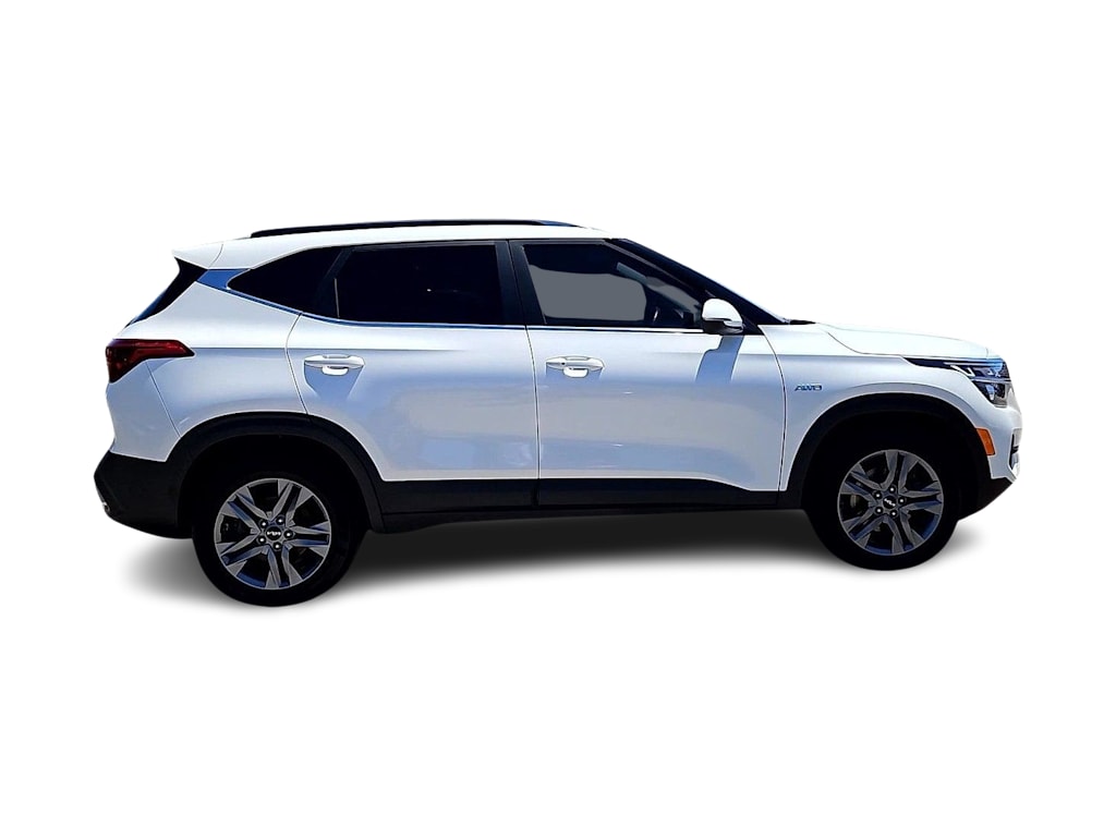 Thumbnail: 2023 Kia Seltos - 24