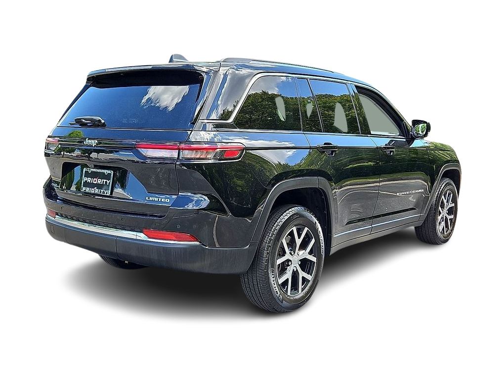 Thumbnail: 2023 Jeep Grand Cherokee - 14