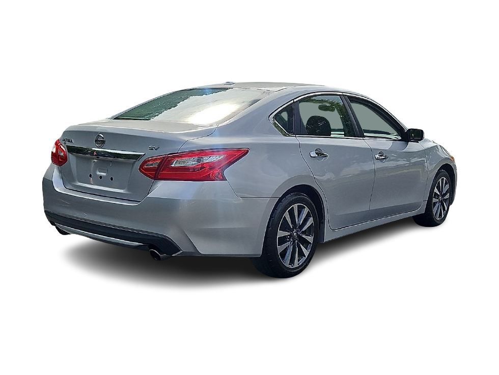 Thumbnail: 2017 Nissan Altima - 19