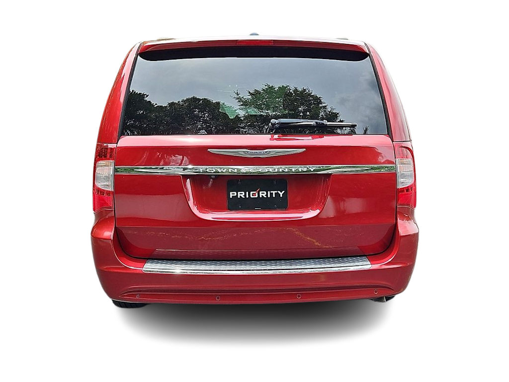 Thumbnail: 2013 Chrysler Town & Country - 5