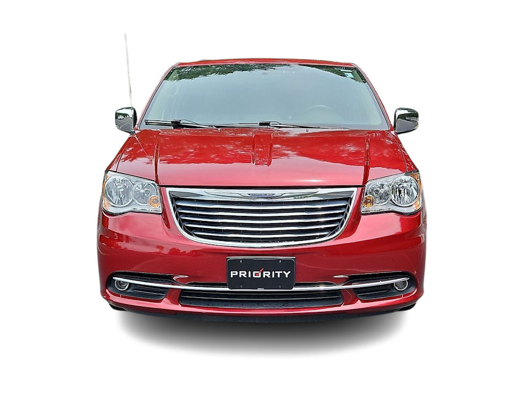Thumbnail: 2013 Chrysler Town & Country - 6
