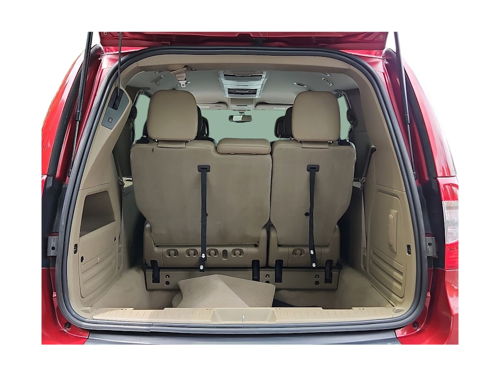 Thumbnail: 2013 Chrysler Town & Country - 14