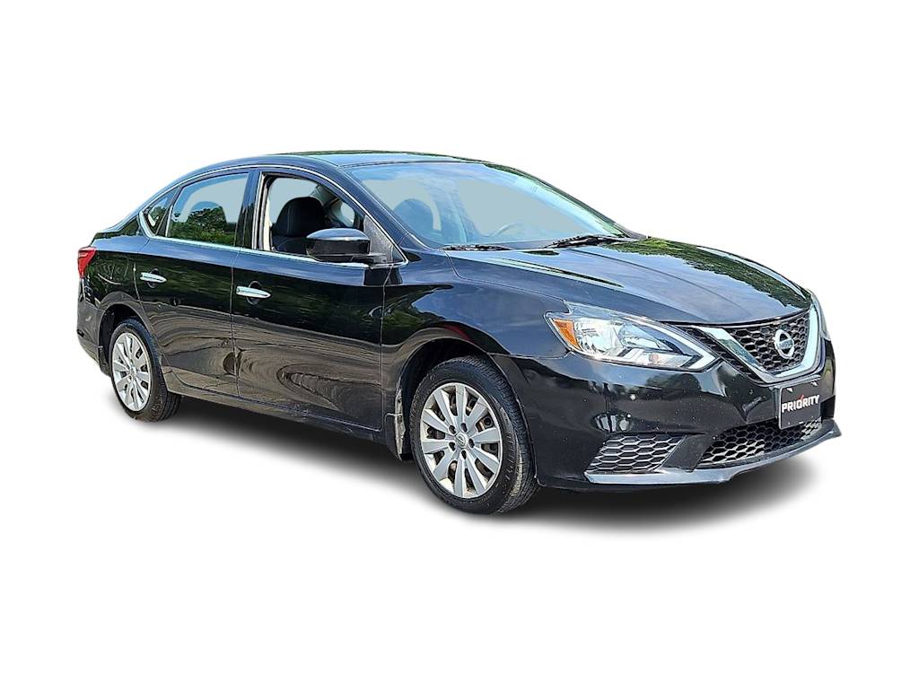 Thumbnail: 2016 Nissan Sentra - 17