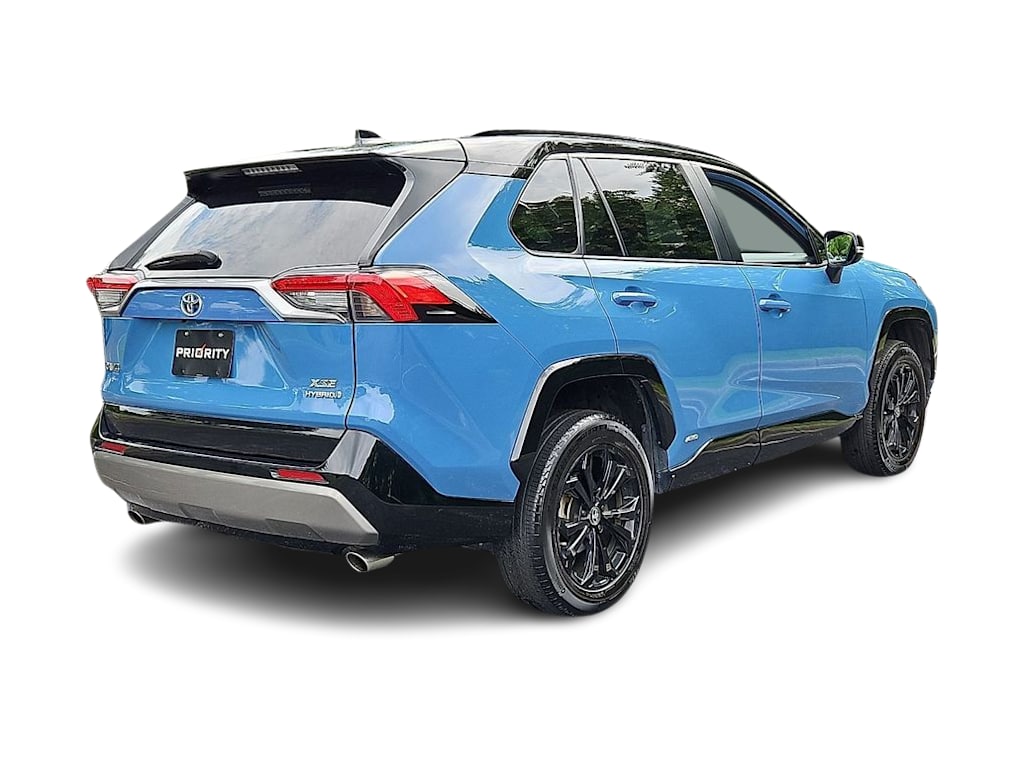 Thumbnail: 2022 Toyota RAV4 - 16