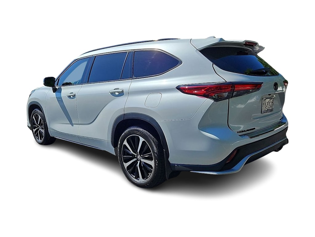 Thumbnail: 2022 Toyota Highlander - 4