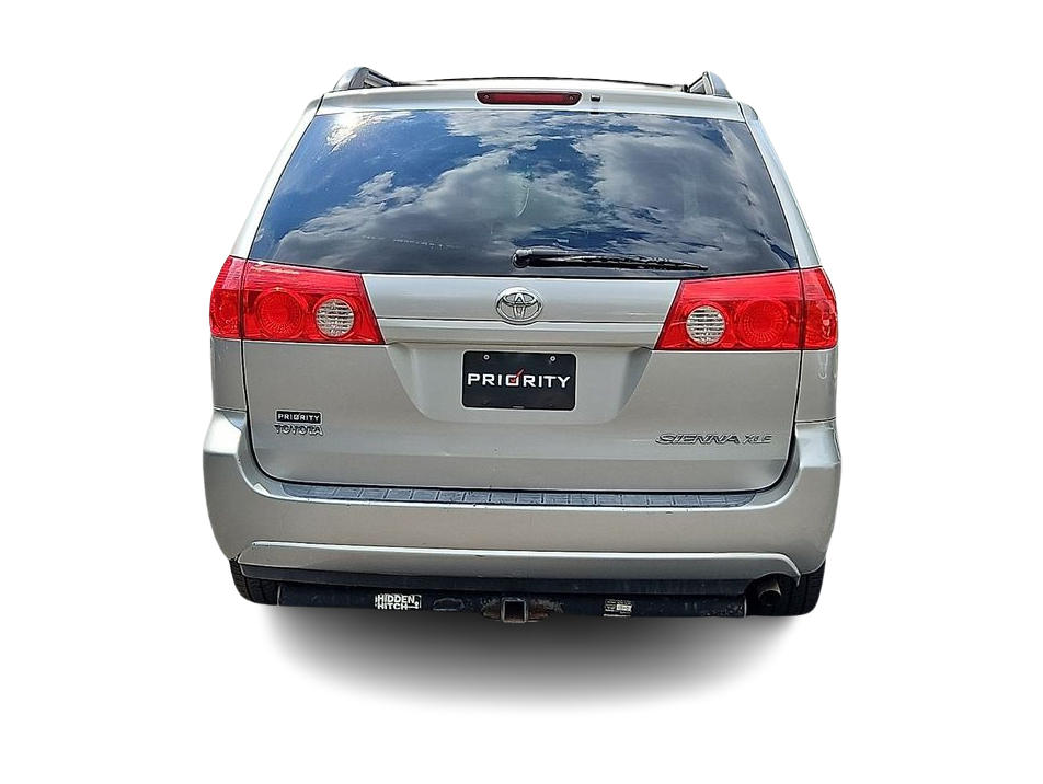 Thumbnail: 2010 Toyota Sienna - 5