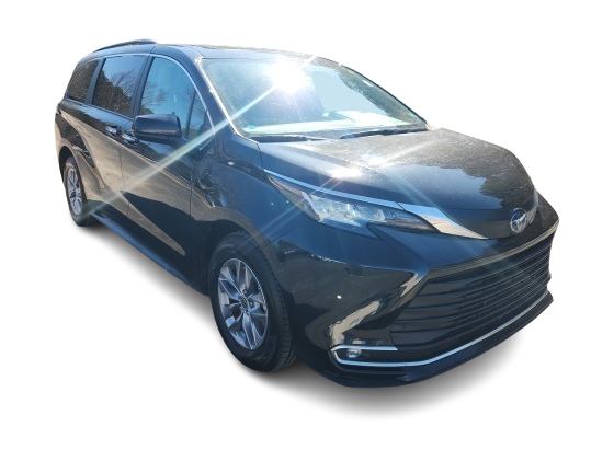 2023 Toyota Sienna XLE 17