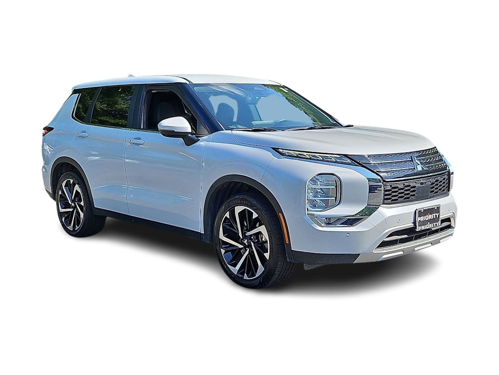 Thumbnail: 2024 Mitsubishi Outlander - 15