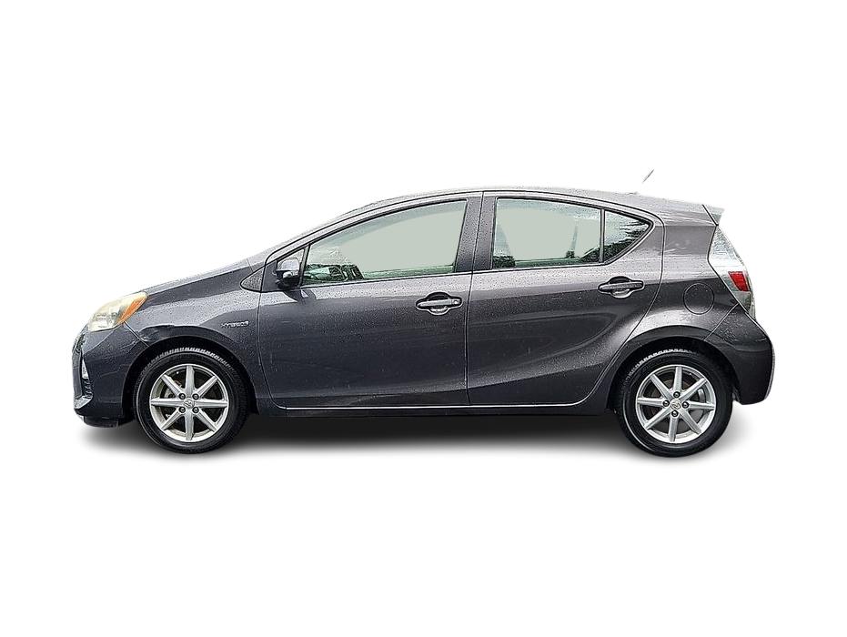 Thumbnail: 2012 Toyota Prius c - 3