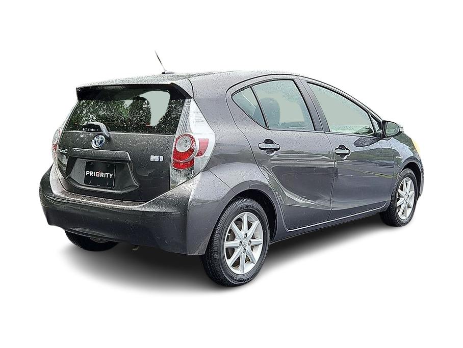 Thumbnail: 2012 Toyota Prius c - 17