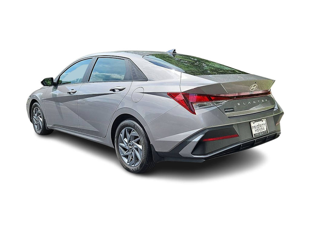 Thumbnail: 2024 Hyundai Elantra - 4