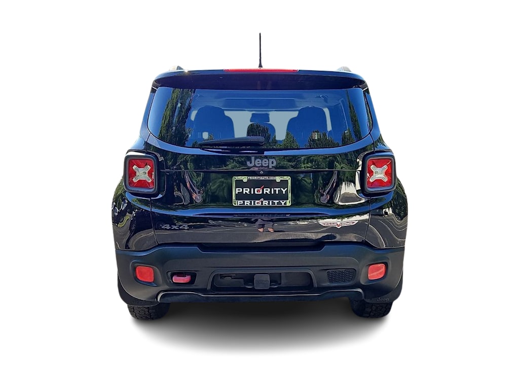 Thumbnail: 2016 Jeep Renegade - 19