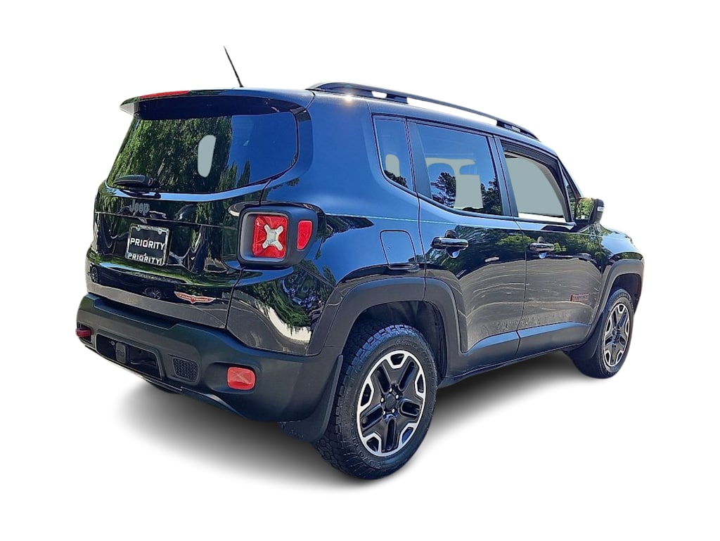 Thumbnail: 2016 Jeep Renegade - 18