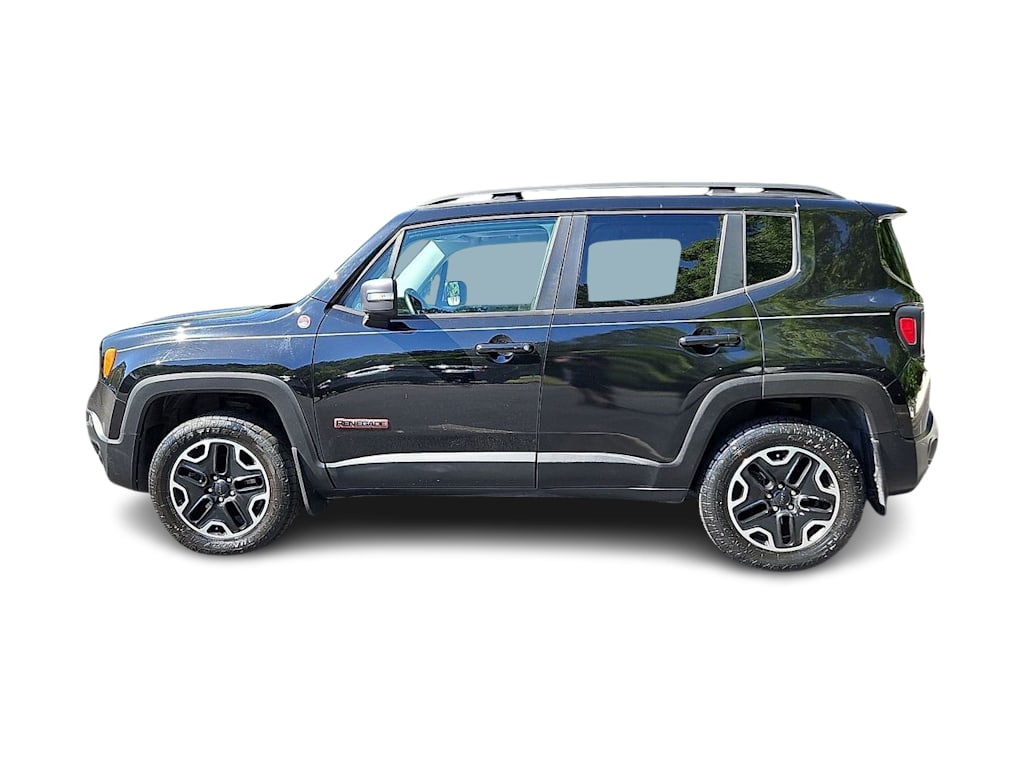Thumbnail: 2016 Jeep Renegade - 3