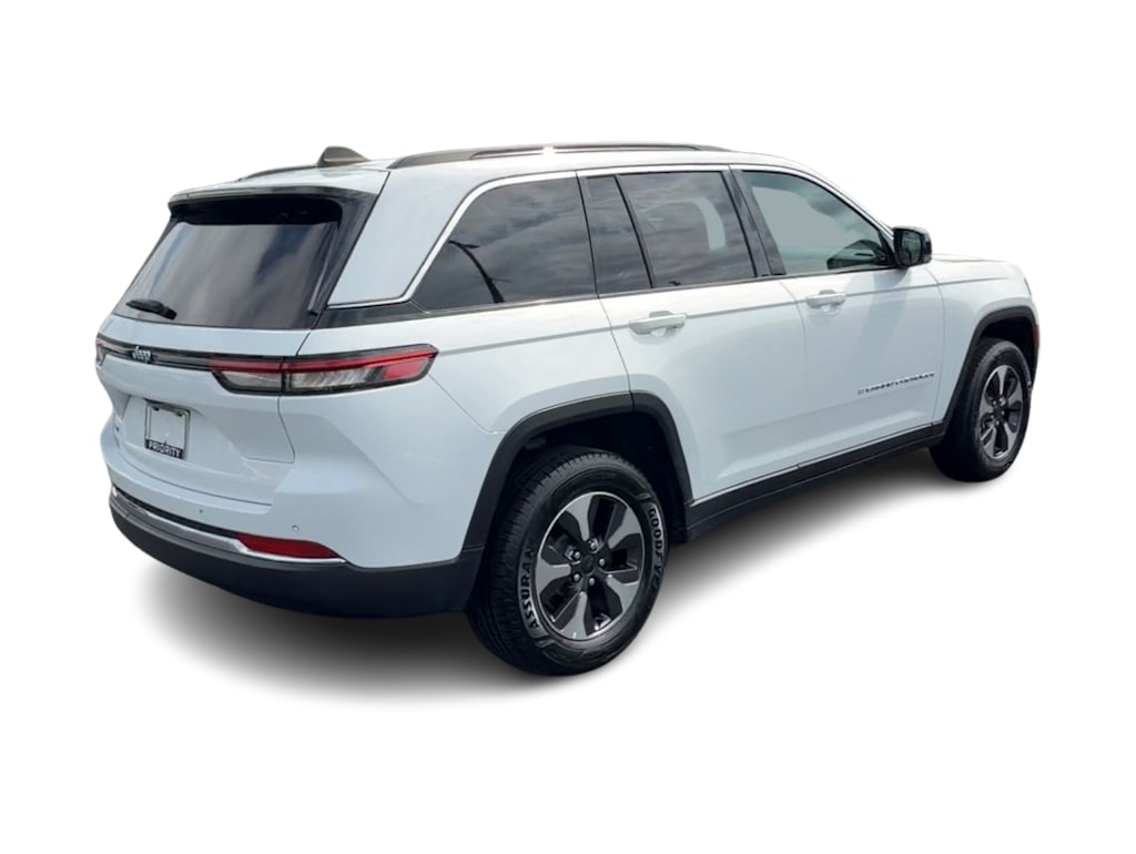 Thumbnail: 2024 Jeep Grand Cherokee - 16