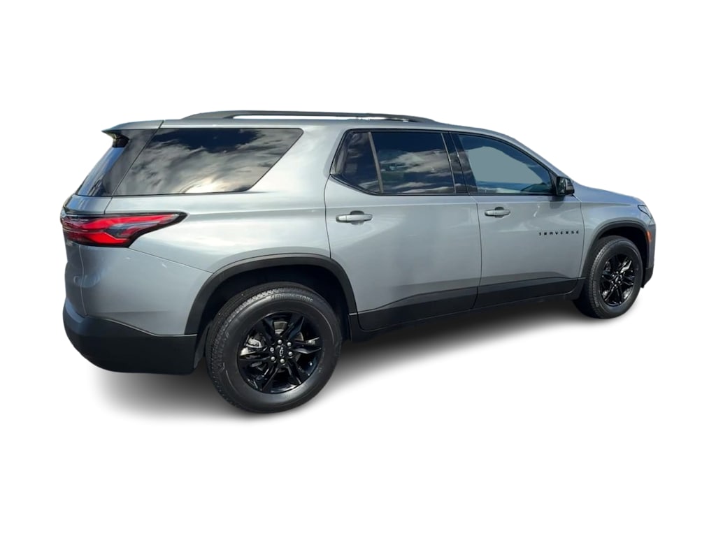 Thumbnail: 2023 Chevrolet Traverse - 17