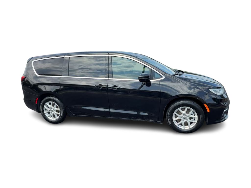 Thumbnail: 2025 Chrysler Pacifica - 18