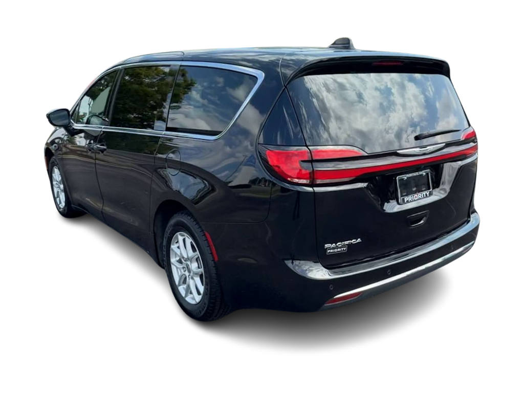 Thumbnail: 2025 Chrysler Pacifica - 4