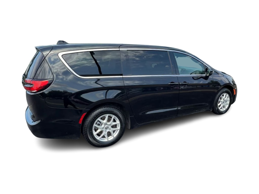 Thumbnail: 2025 Chrysler Pacifica - 17