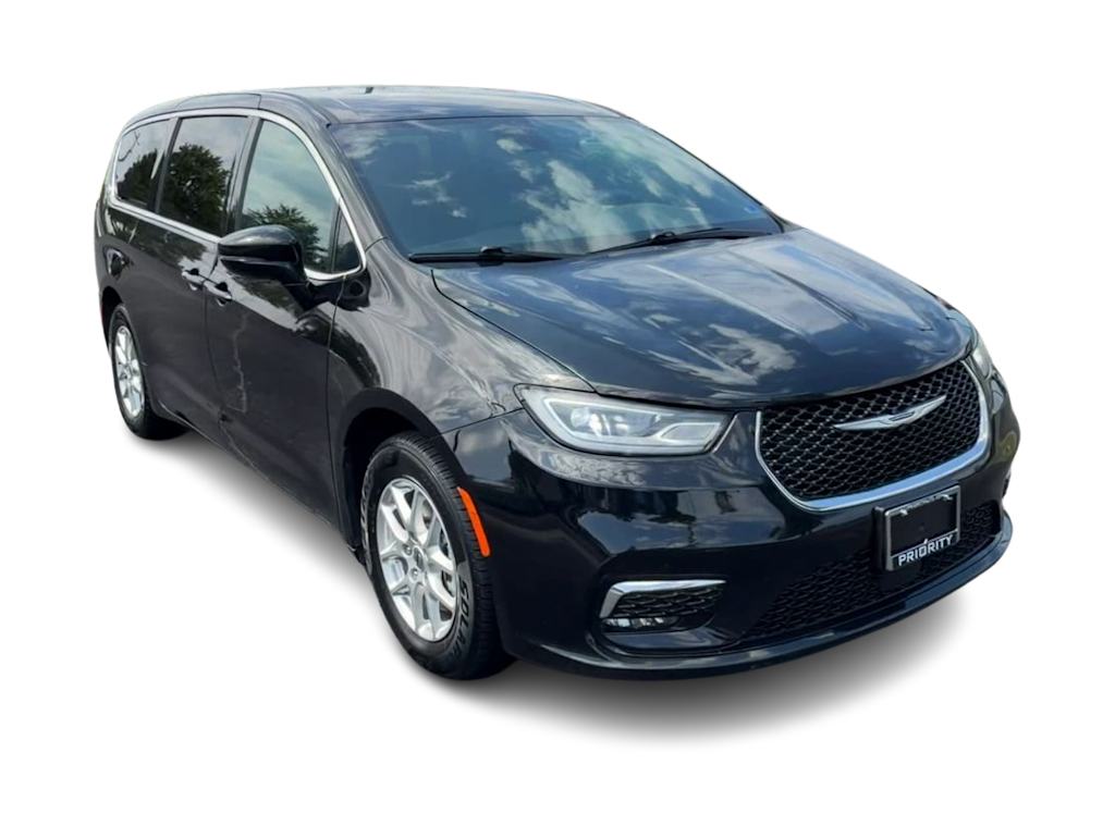 Thumbnail: 2025 Chrysler Pacifica - 16