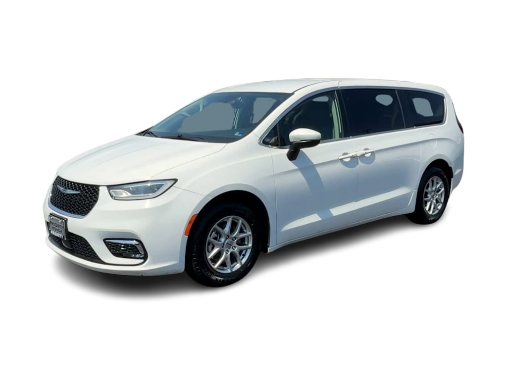 Thumbnail: 2023 Chrysler Pacifica - 17