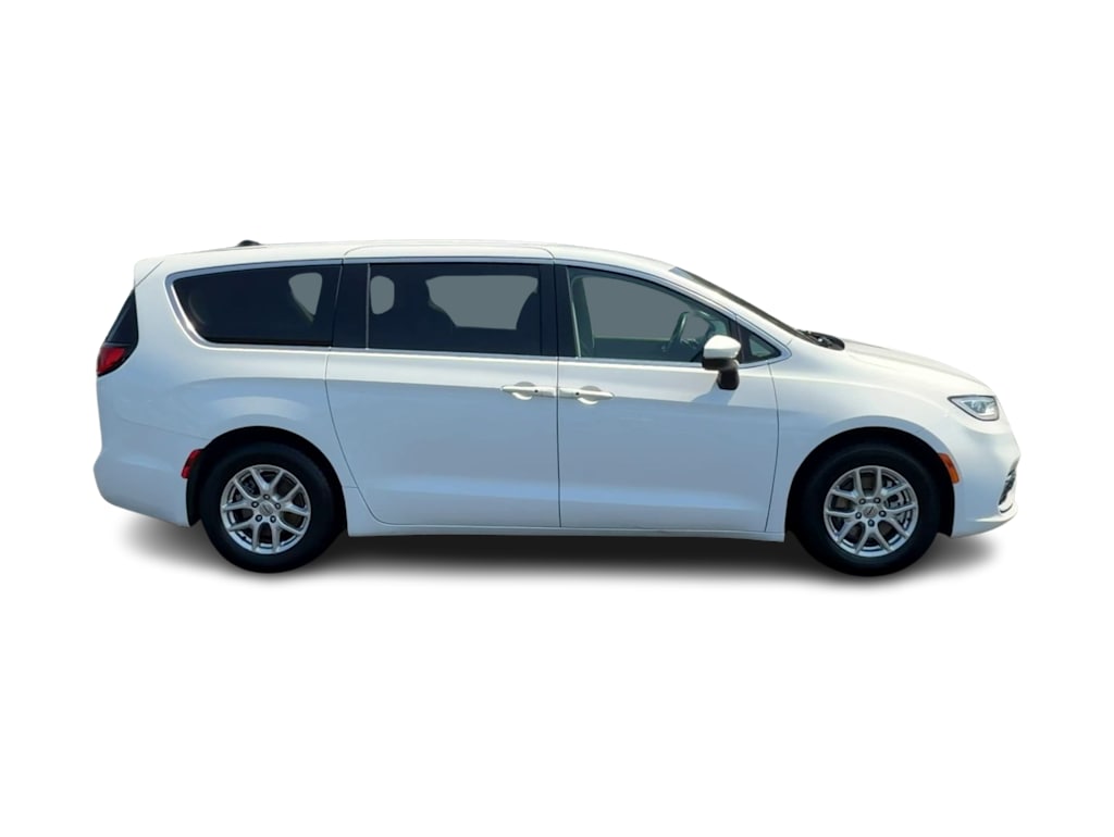 Thumbnail: 2023 Chrysler Pacifica - 19
