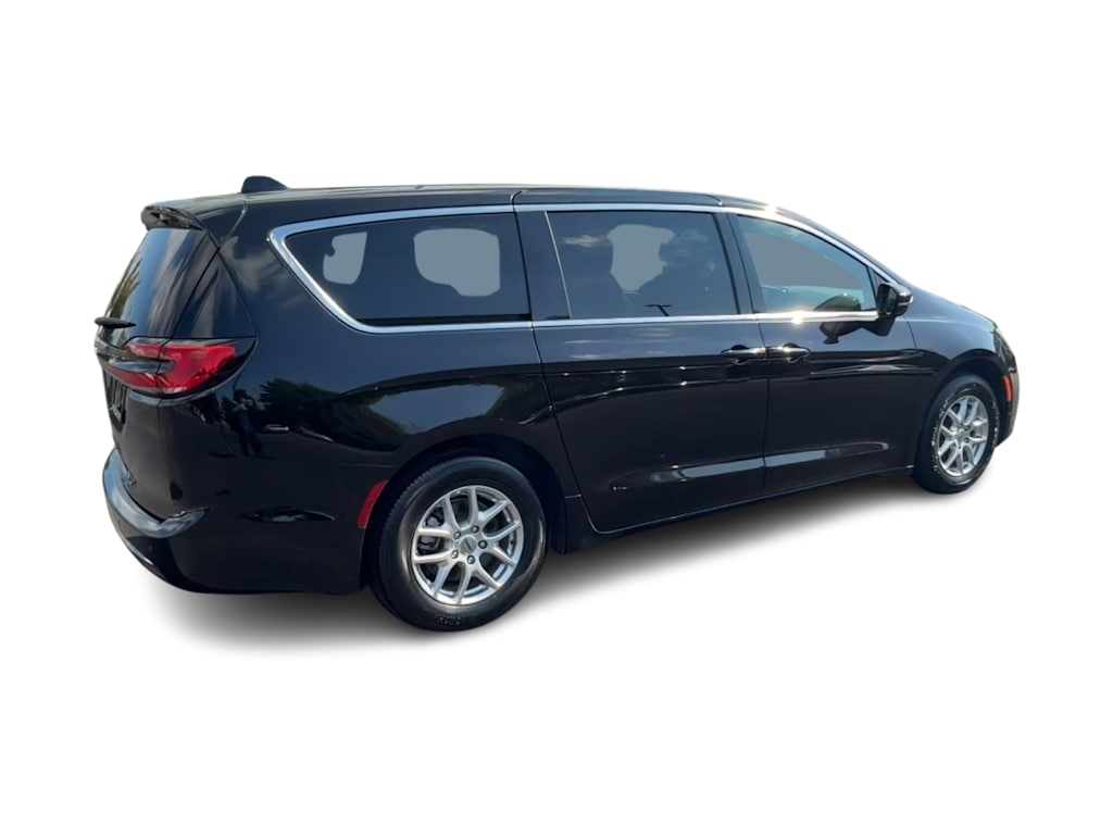 Thumbnail: 2025 Chrysler Pacifica - 18