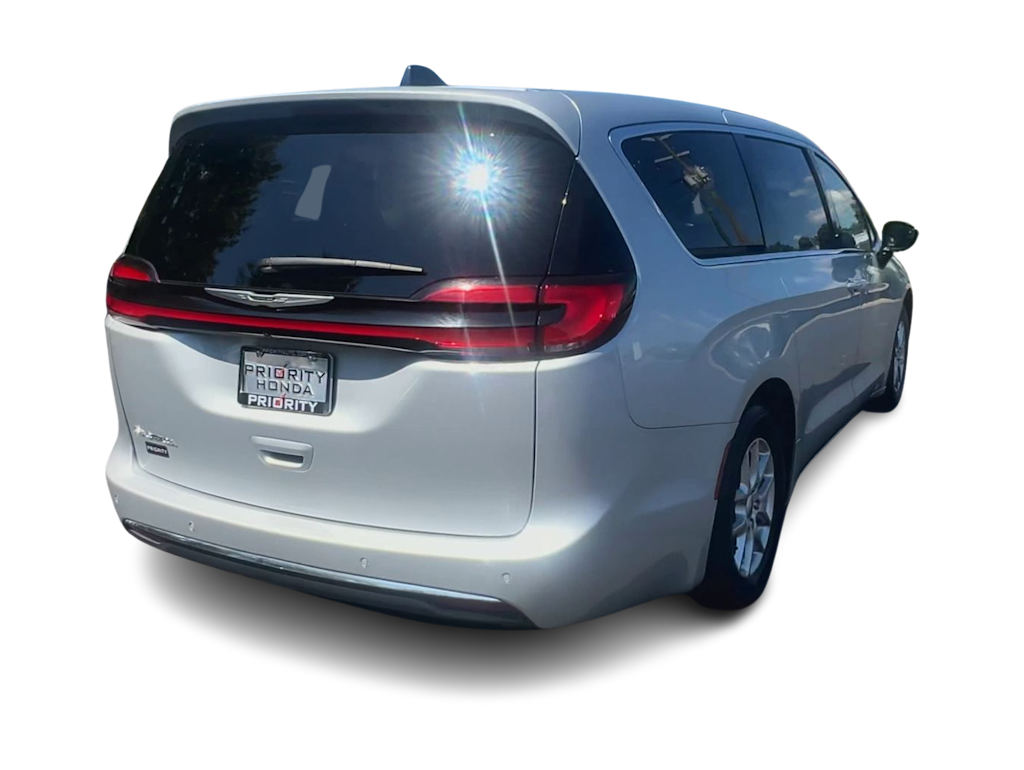 Thumbnail: 2024 Chrysler Pacifica - 17