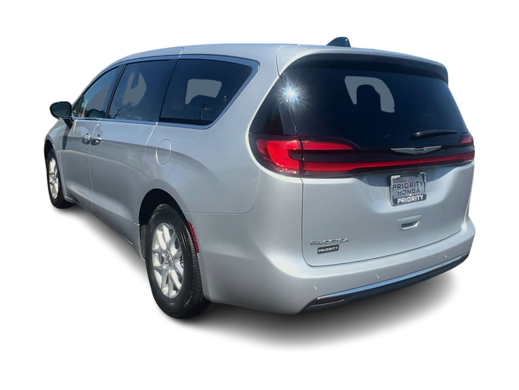 Thumbnail: 2024 Chrysler Pacifica - 4