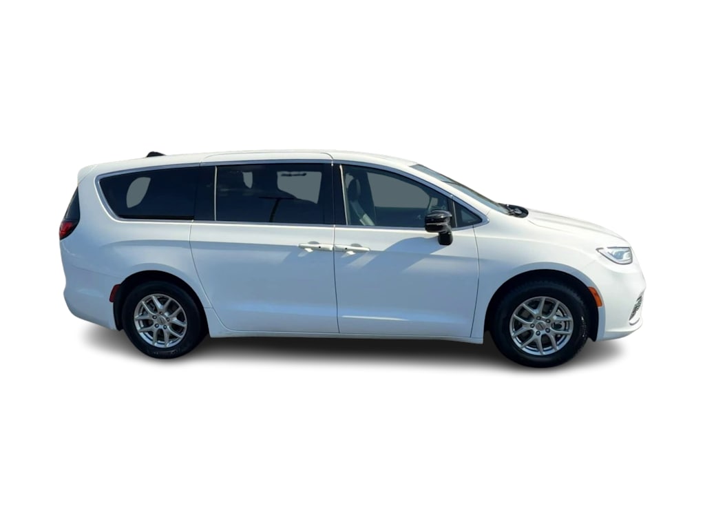 Thumbnail: 2025 Chrysler Pacifica - 18