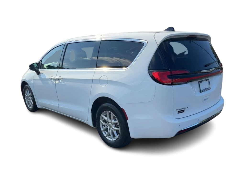 Thumbnail: 2025 Chrysler Pacifica - 4