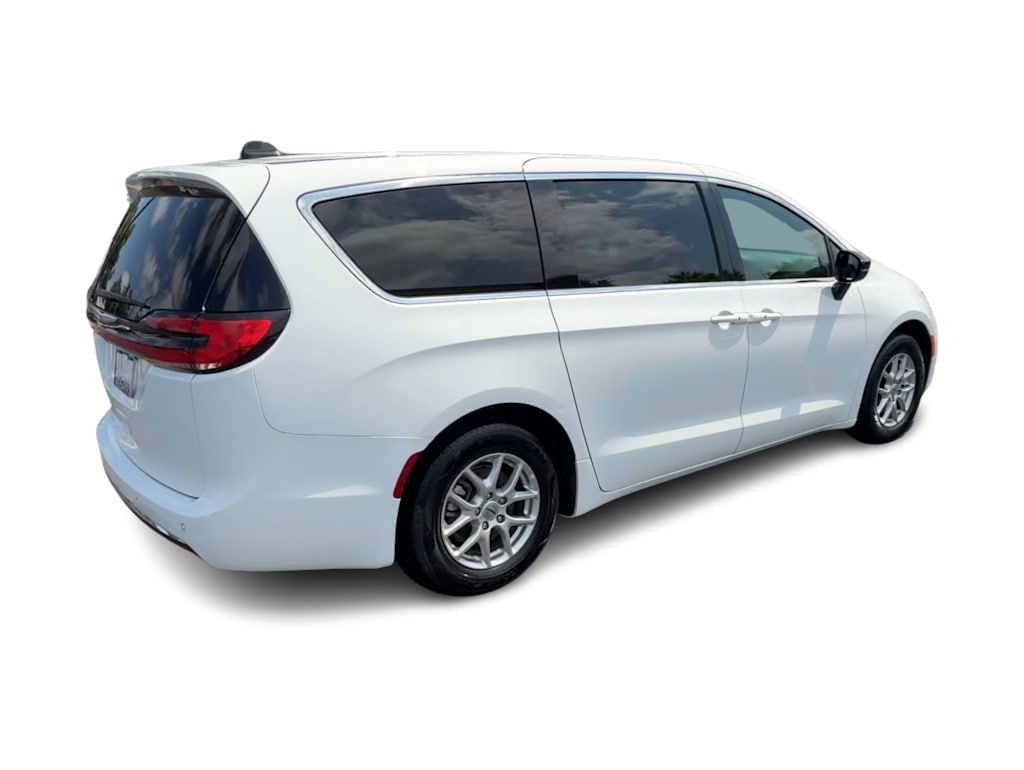 Thumbnail: 2025 Chrysler Pacifica - 17