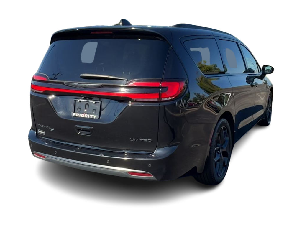 Thumbnail: 2026 Chrysler Pacifica - 18