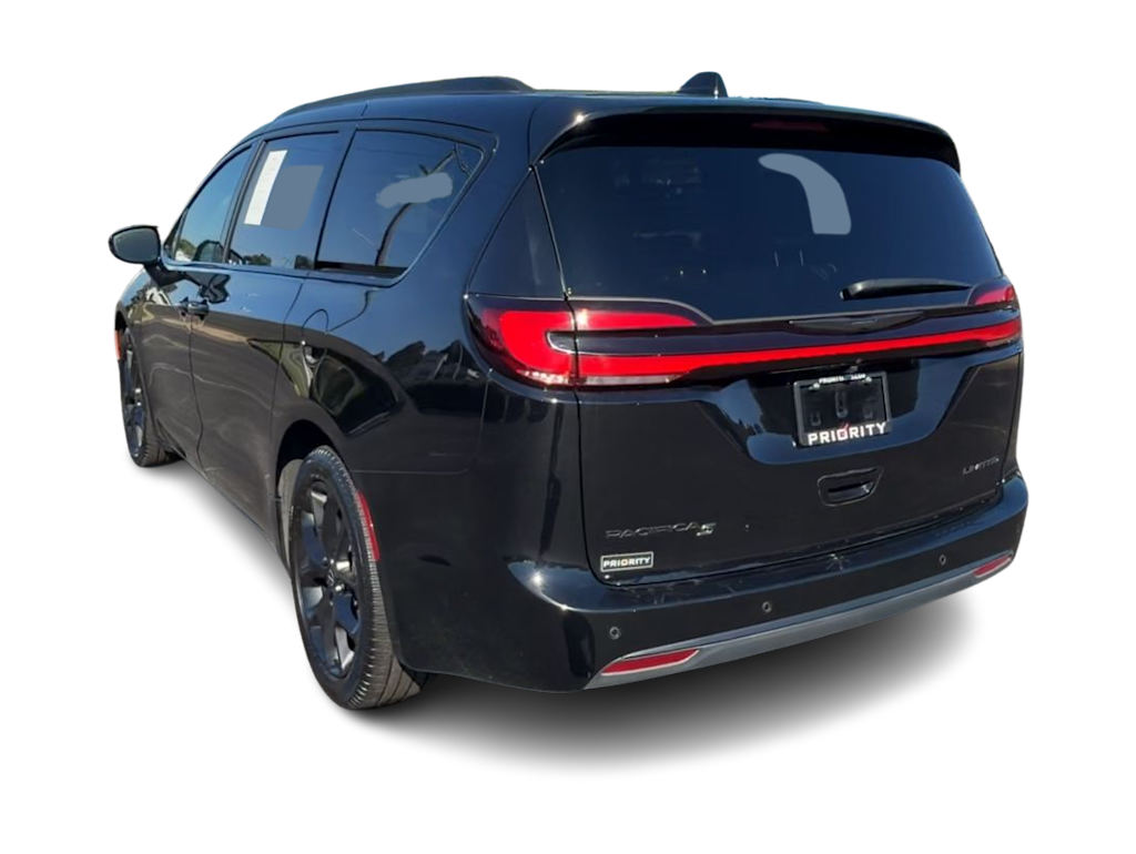 Thumbnail: 2026 Chrysler Pacifica - 4