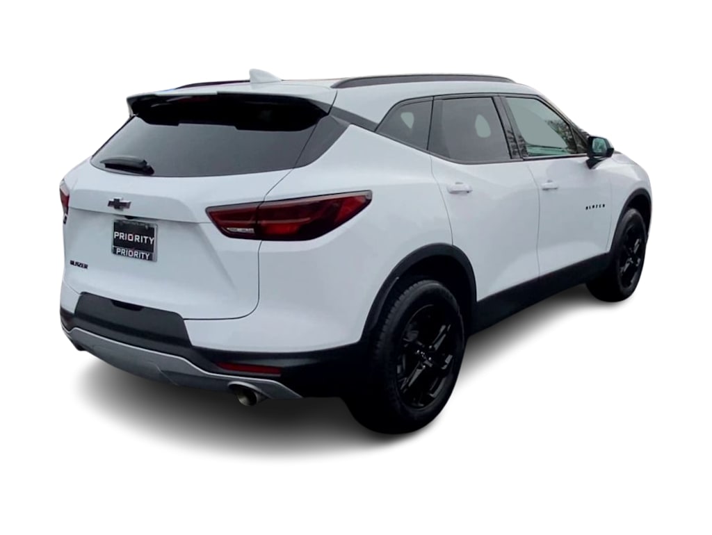 Thumbnail: 2023 Chevrolet Blazer - 18