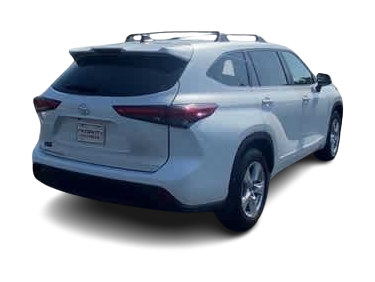Thumbnail: 2023 Toyota Highlander - 18