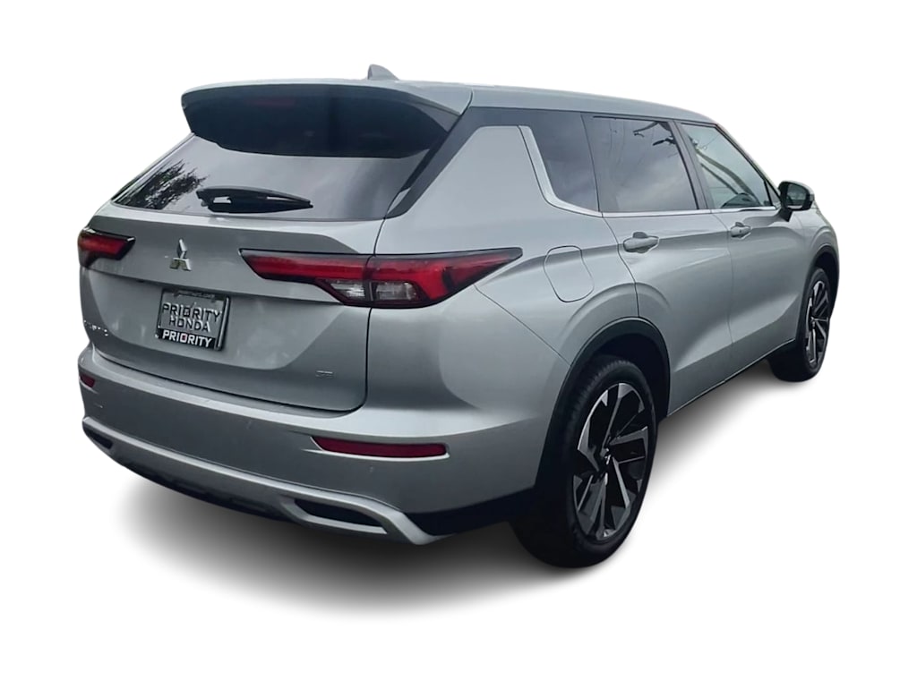 Thumbnail: 2022 Mitsubishi Outlander - 19