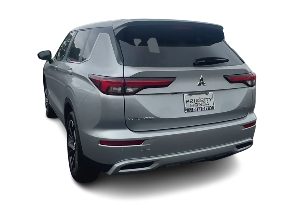 Thumbnail: 2022 Mitsubishi Outlander - 4